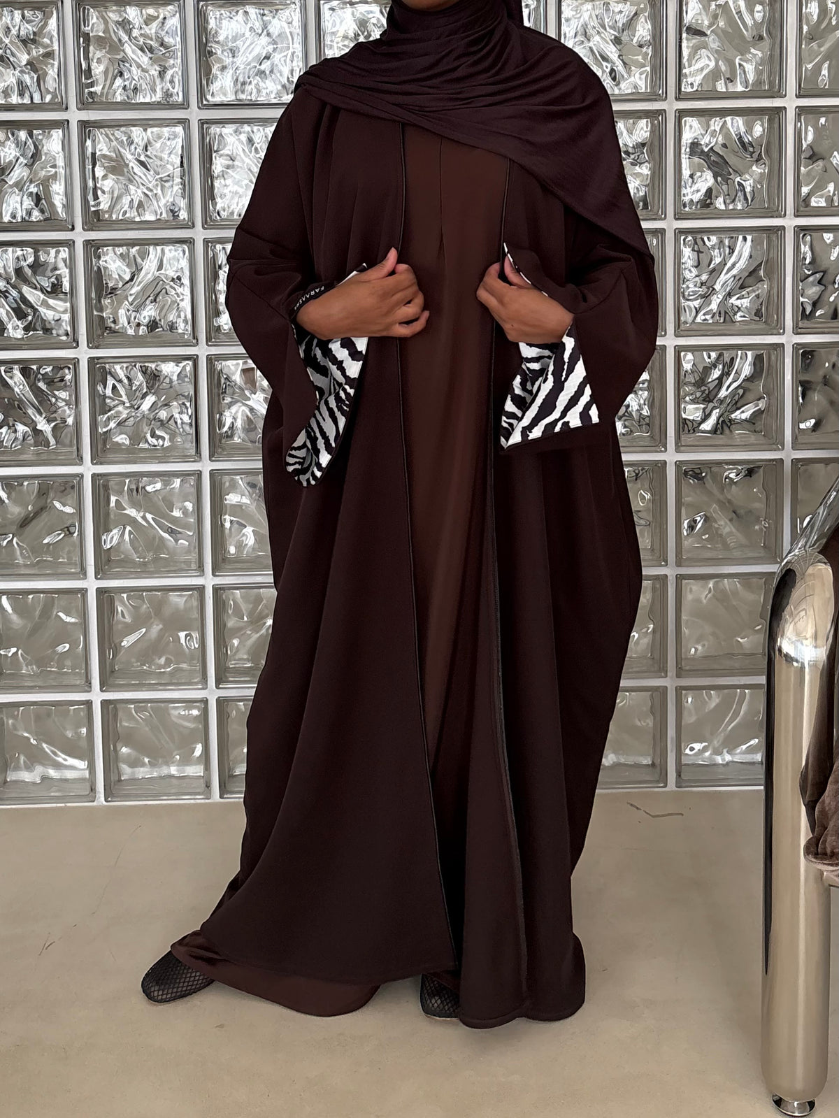 ABAYA TWIST