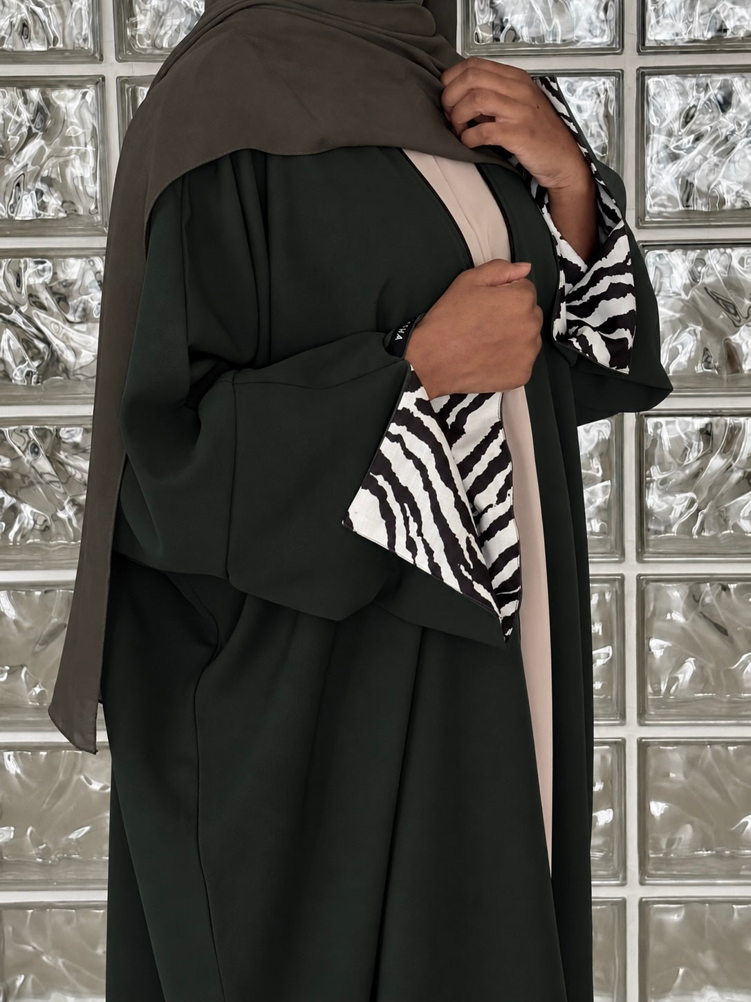 ABAYA TWIST