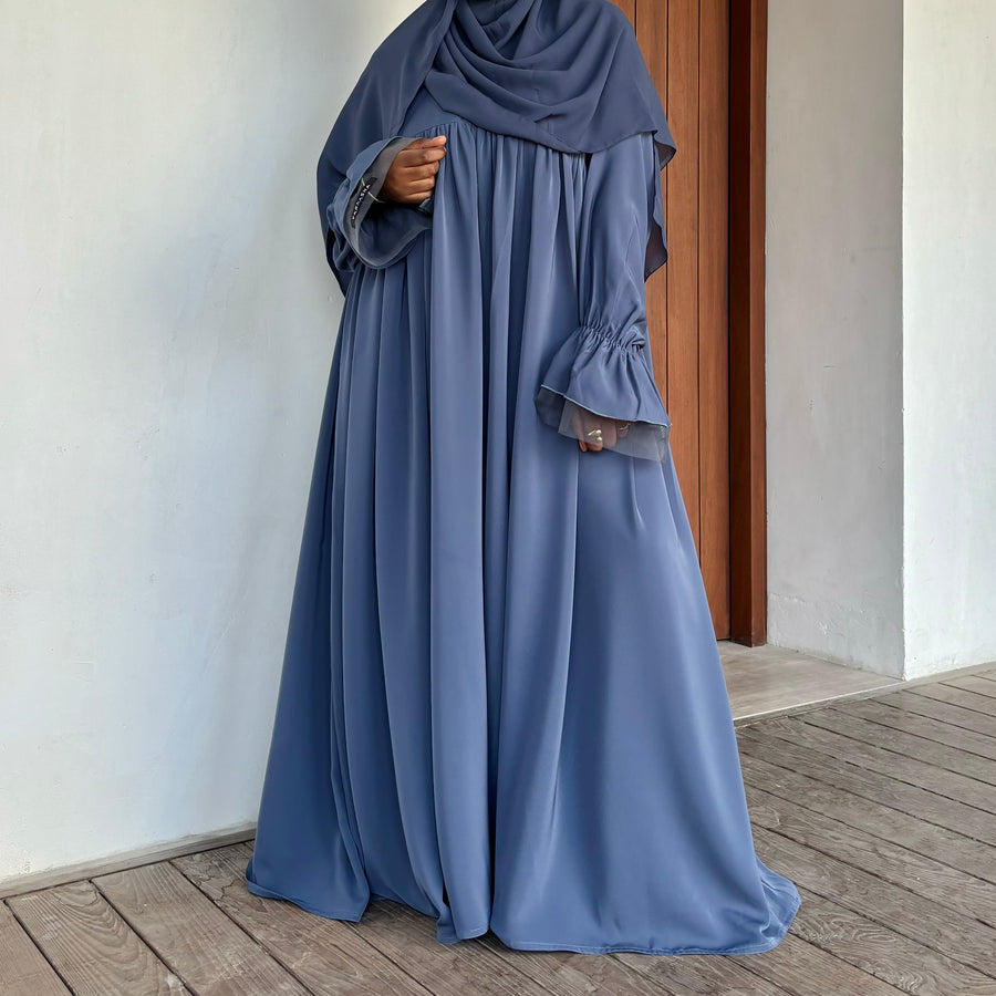 La Petite Robe — Steelblue