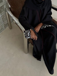 ABAYA TWIST